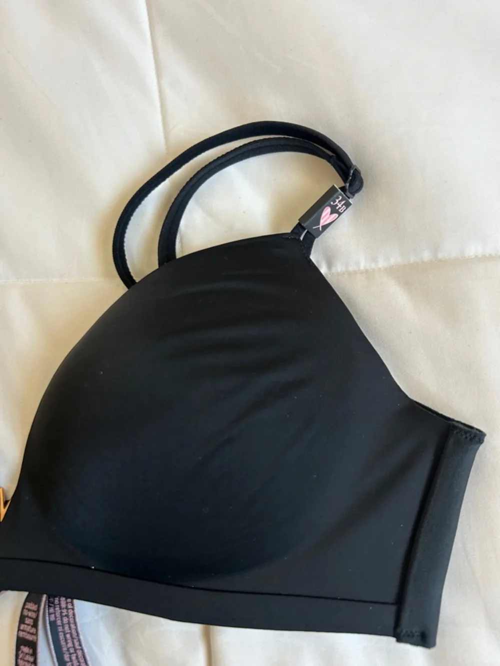 Victorias Secret. Black padded no wire bra - Picture 5 of 6